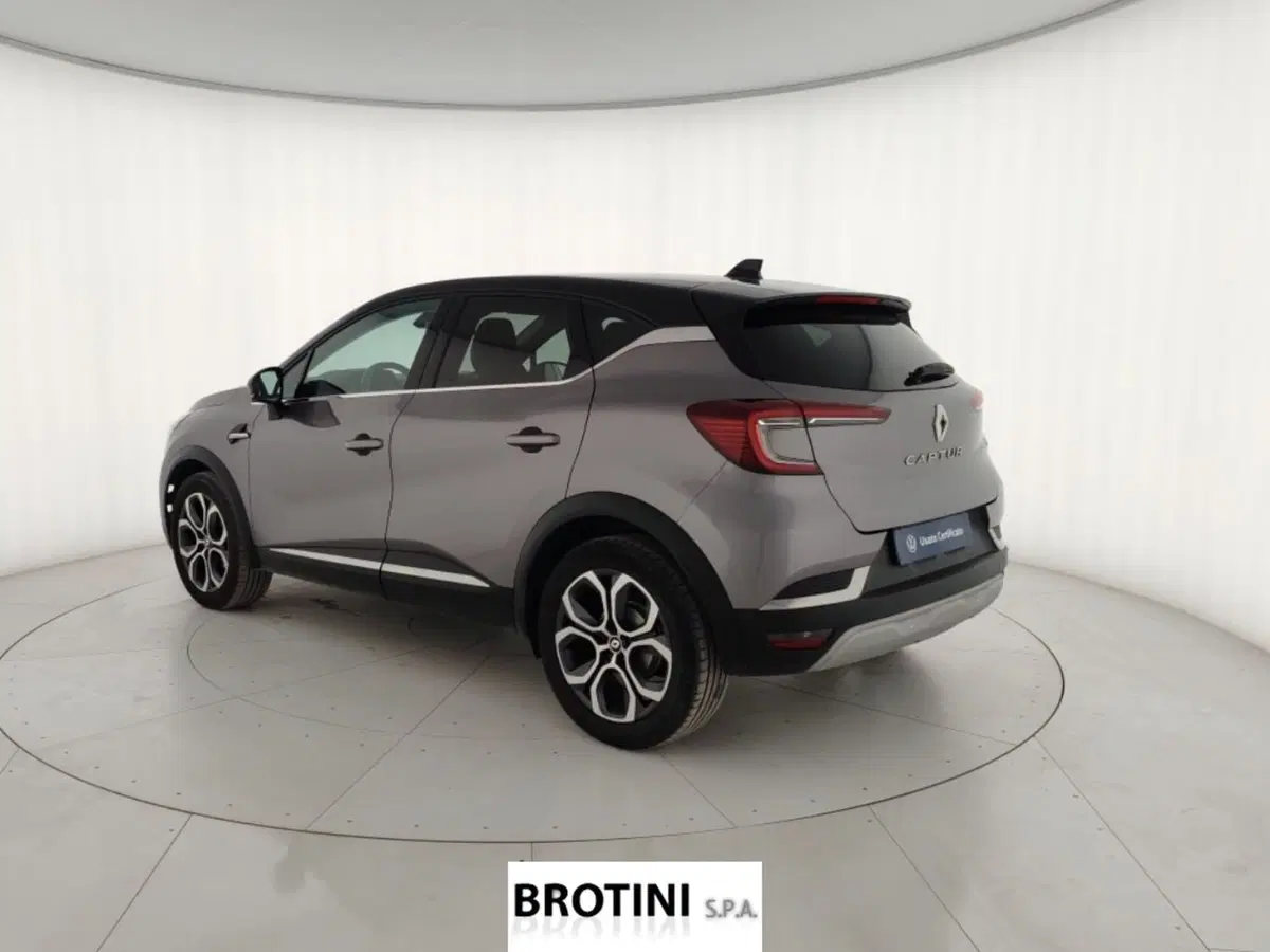 Renault Captur usata a Massa-Carrara (2)