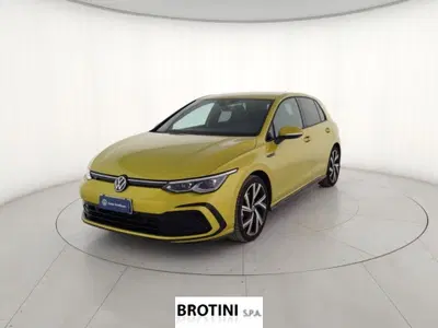 Volkswagen Golf 1.5 eTSI 130 CV EVO ACT DSG R-Line del 2024 usata a Massa