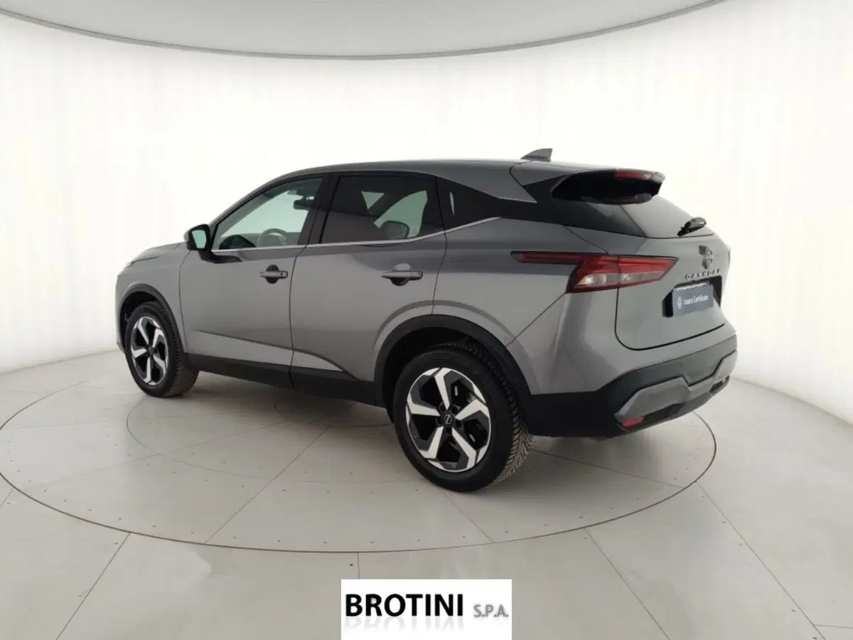 Nissan Qashqai usata a Massa-Carrara (2)