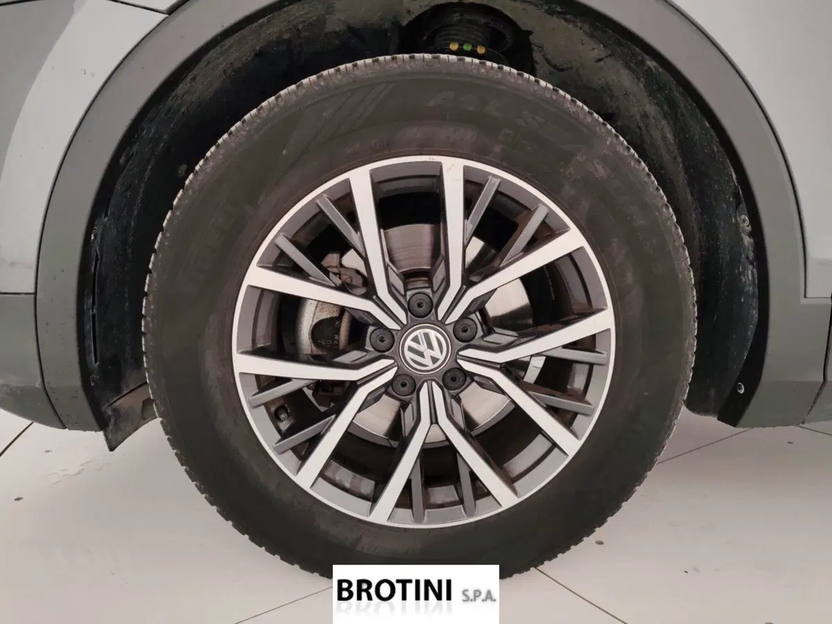 Volkswagen Tiguan usata a Massa-Carrara (6)