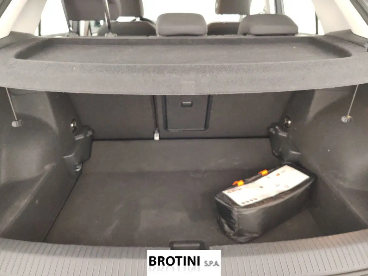 Volkswagen T-Roc usata a Massa-Carrara (15)