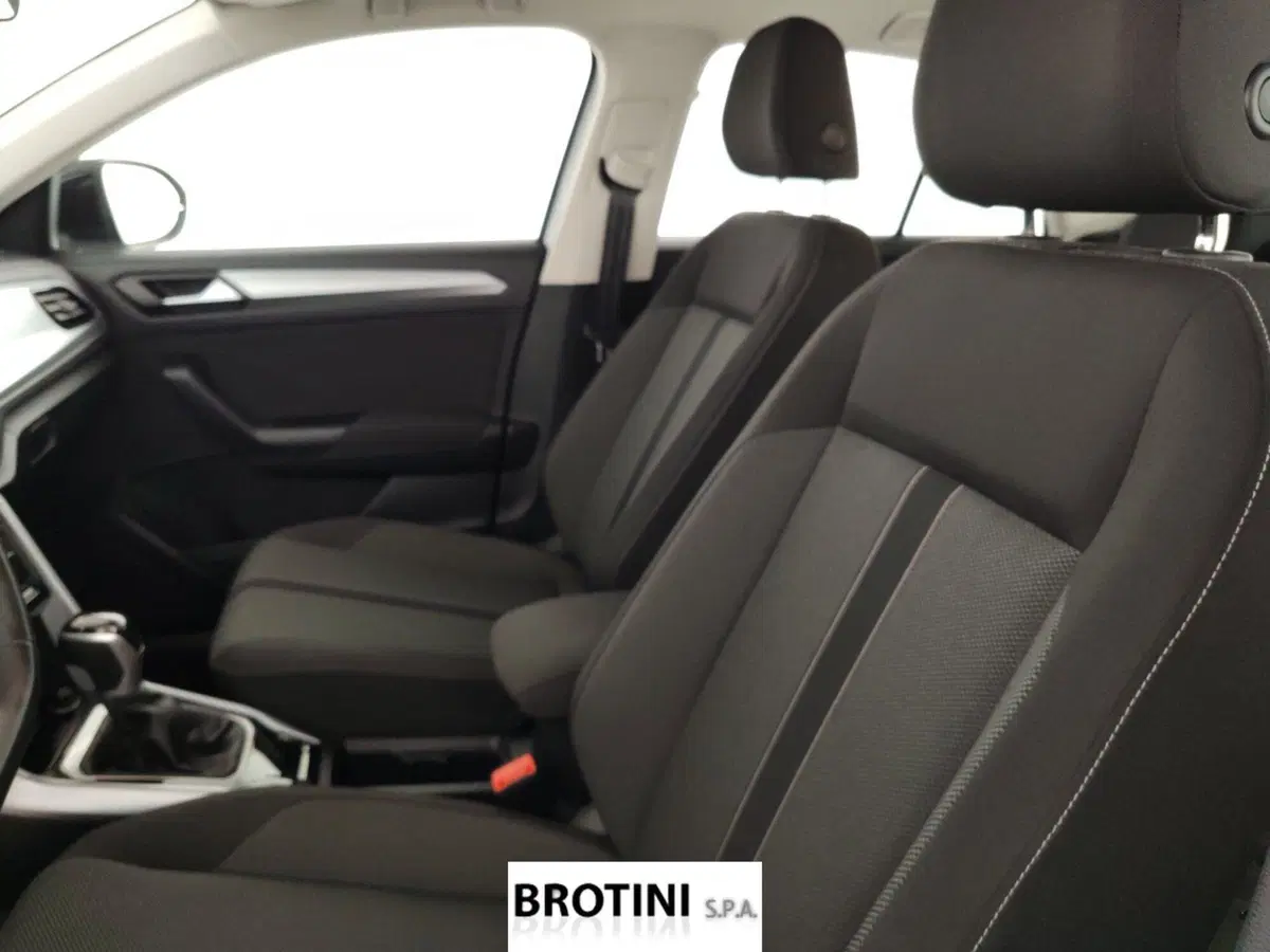 Volkswagen T-Roc usata a Massa-Carrara (9)