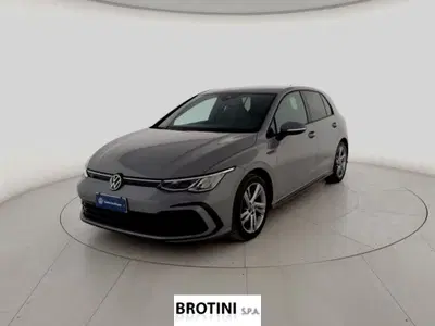Volkswagen Golf 1.5 eTSI 150 CV EVO ACT DSG R-Line del 2023 usata a Massa