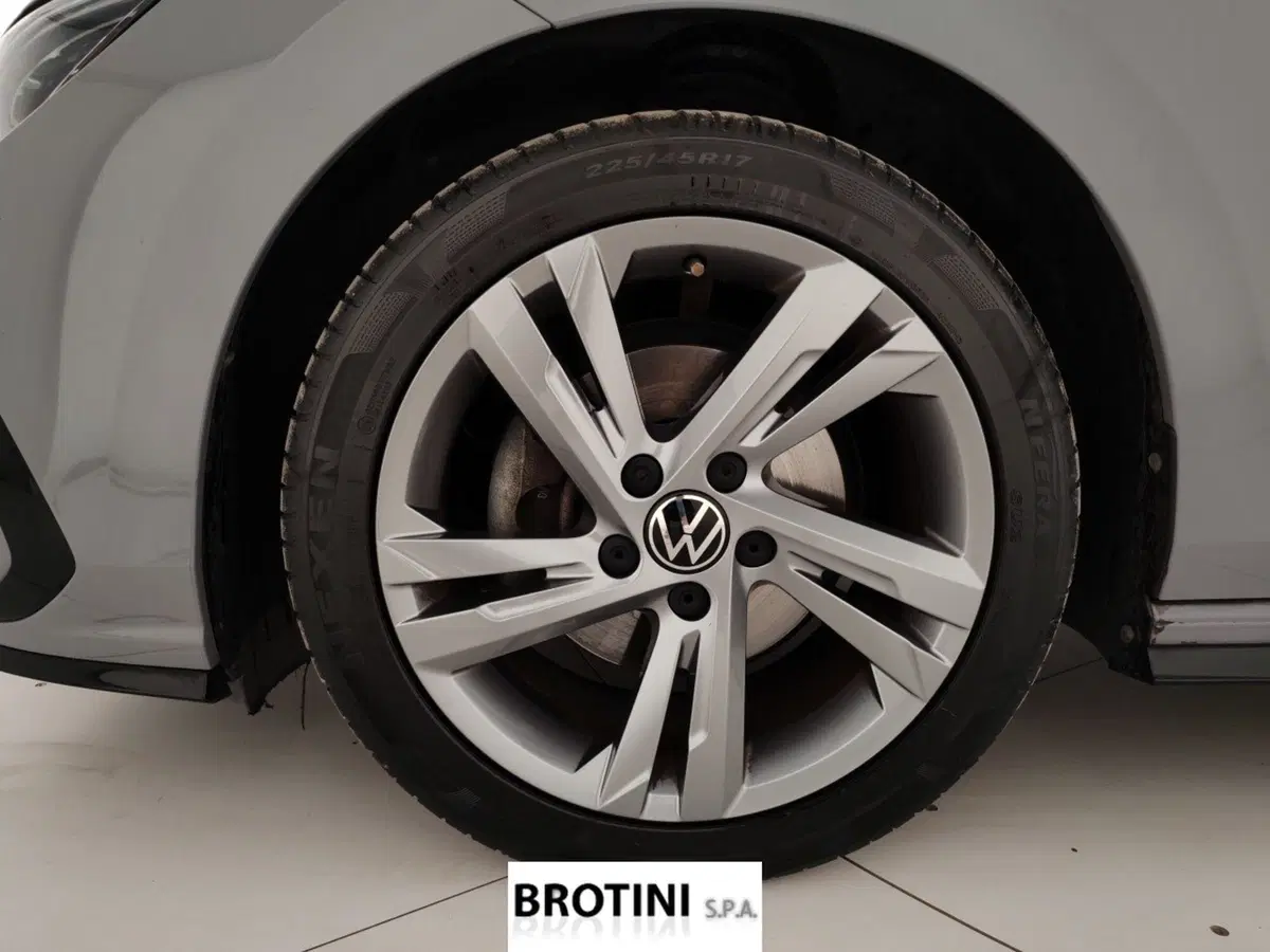 Volkswagen Golf usata a Massa-Carrara (6)