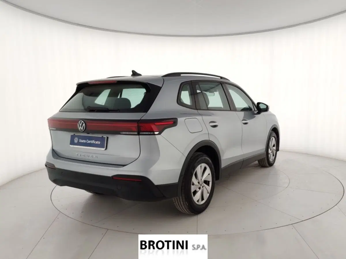 Volkswagen Tiguan usata a Massa-Carrara (3)
