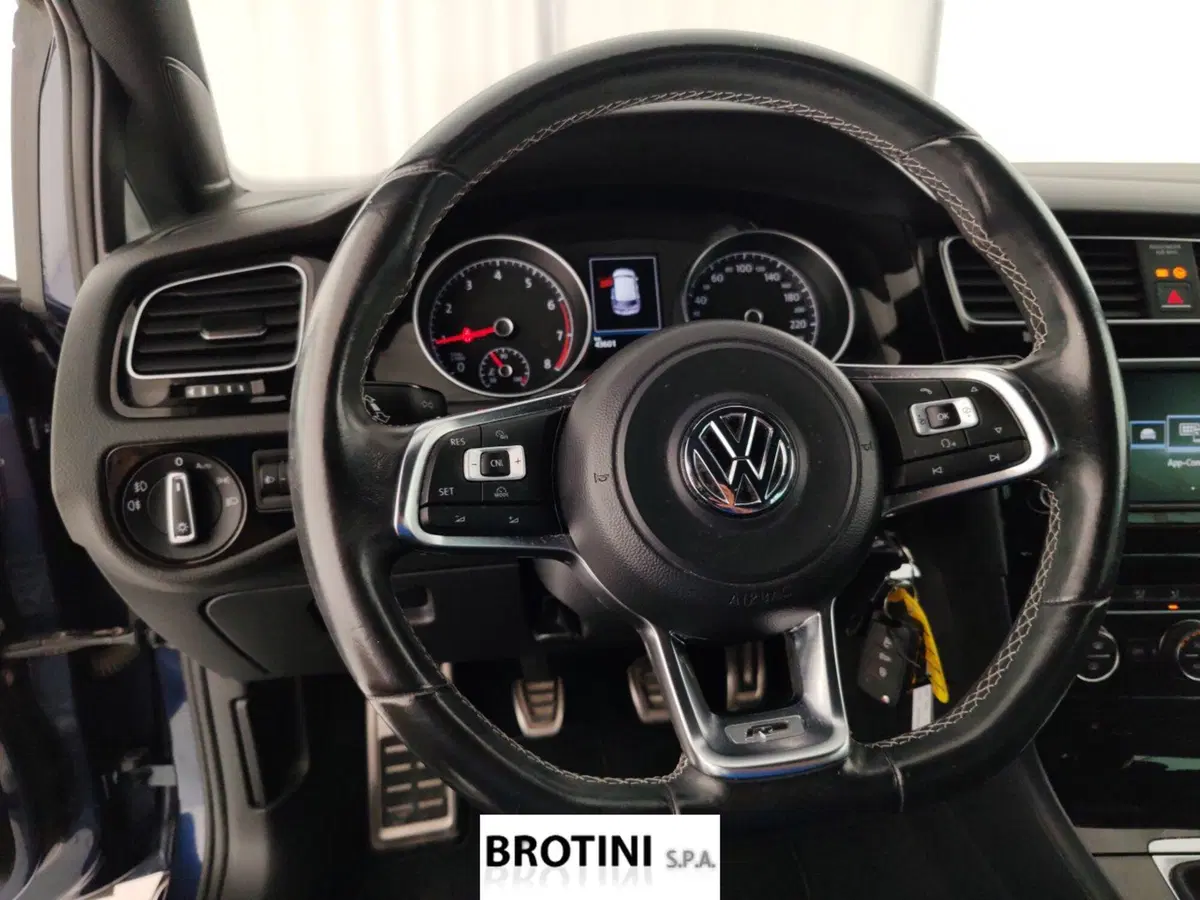 Volkswagen Golf usata a Massa-Carrara (10)