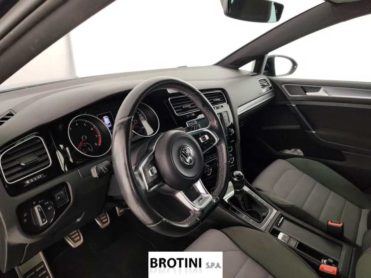 Volkswagen Golf usata a Massa-Carrara (8)