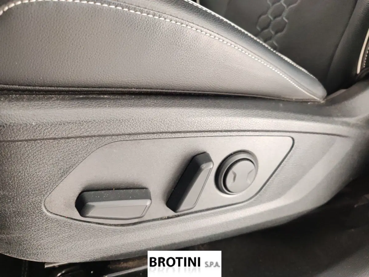 Kia Sportage usata a Massa-Carrara (10)