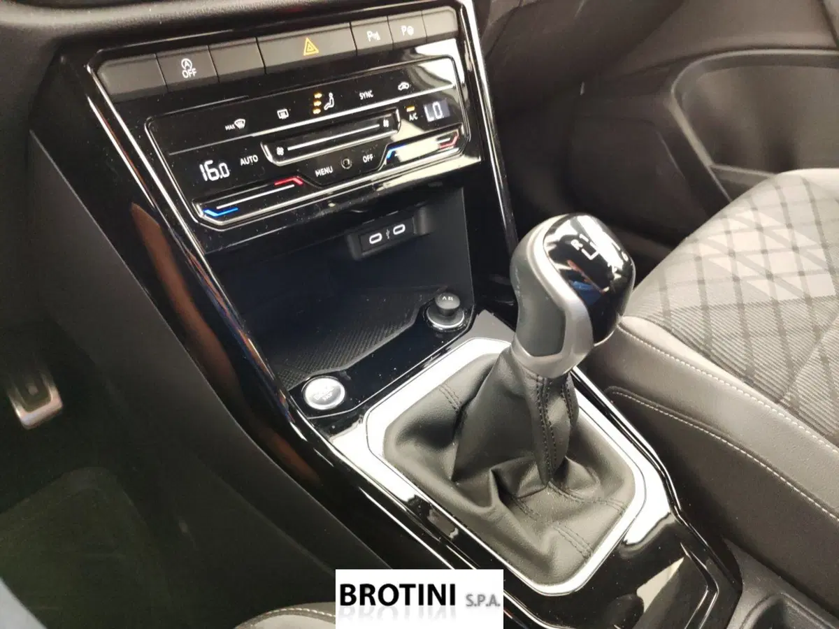 Volkswagen T-Roc usata a Massa-Carrara (11)