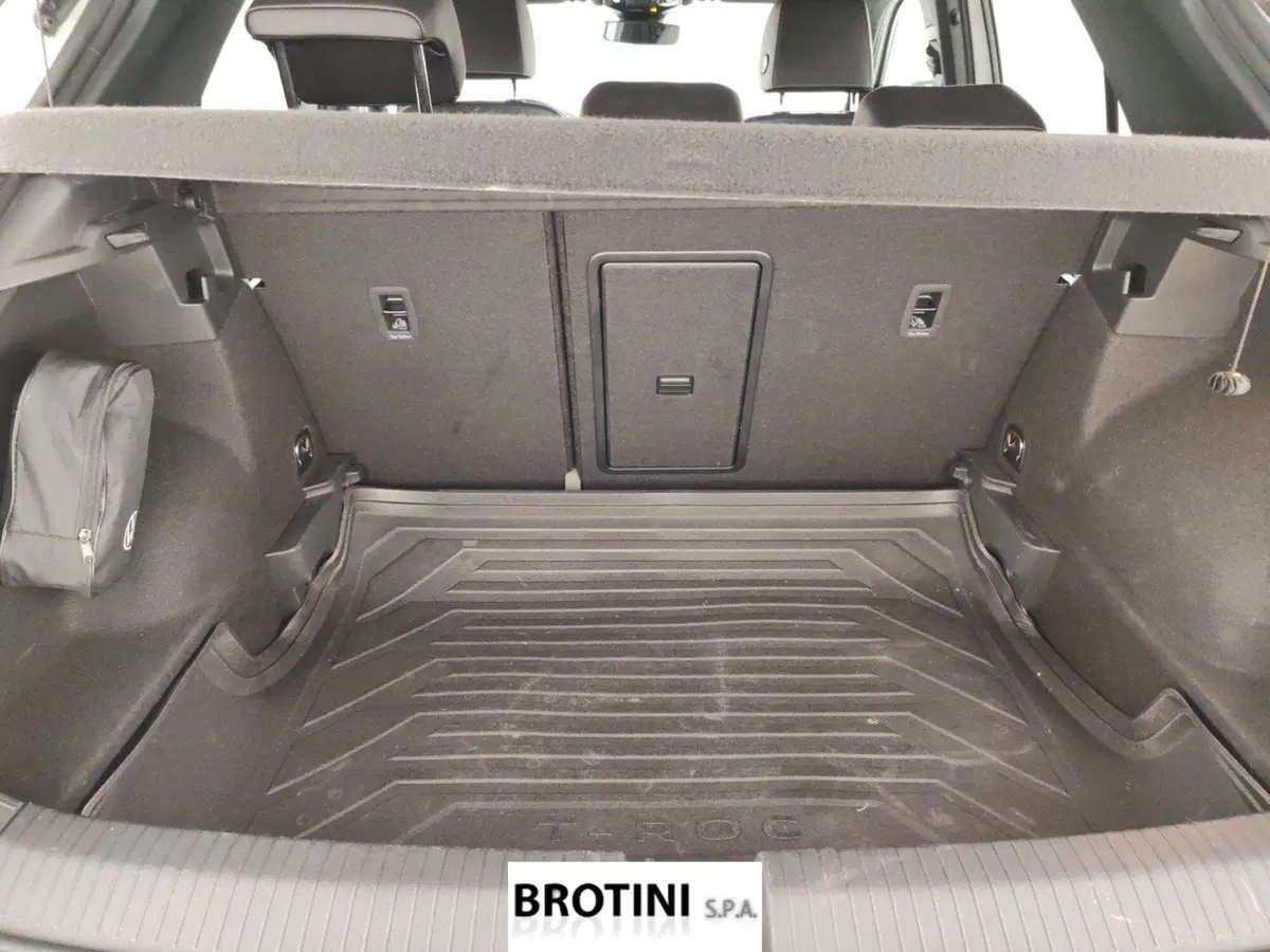 Volkswagen T-Roc usata a Massa-Carrara (15)