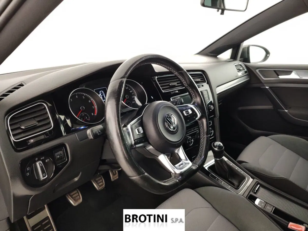 Volkswagen Golf usata a Massa-Carrara (8)