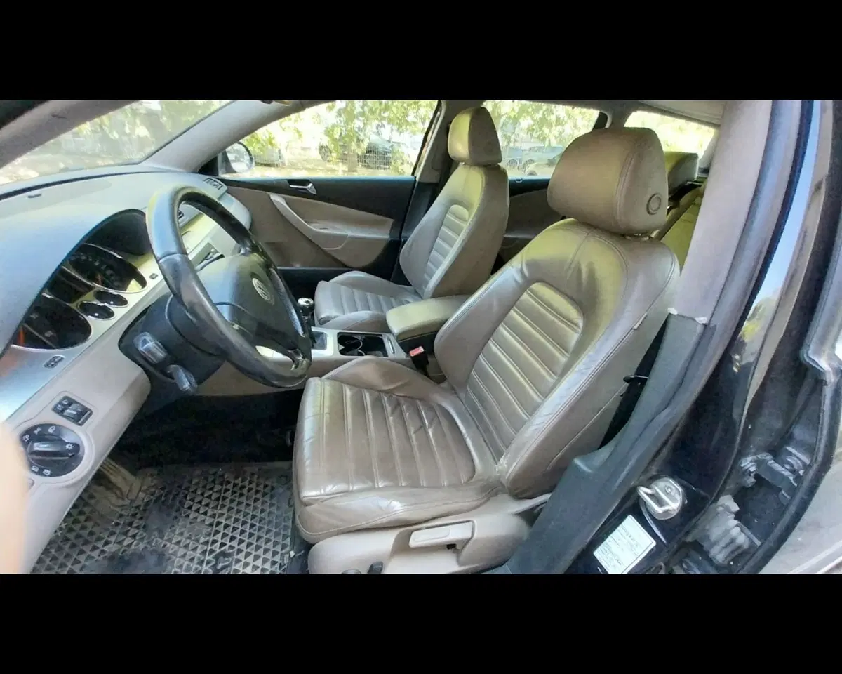Volkswagen Passat Variant usata a Forlì-Cesena (14)