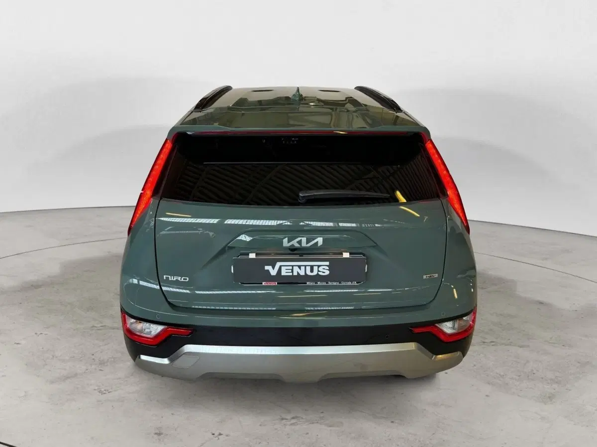 Kia Niro nuova a Monza e Brianza (5)