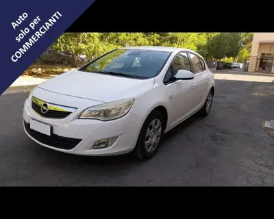 Opel Astra 1.4 100CV 5 porte Elective del 2010 usata a Ravenna