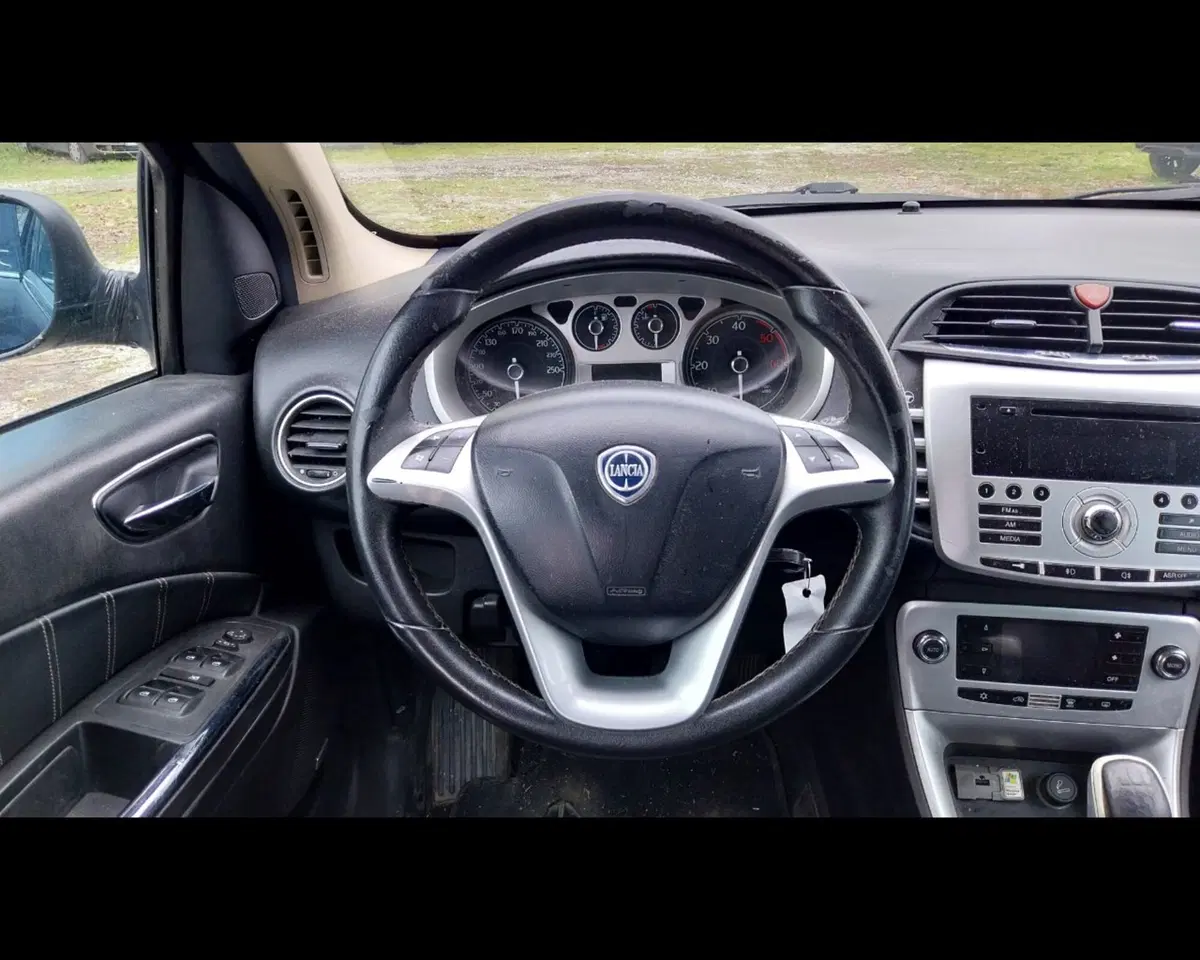 Lancia Delta usata a Ravenna (11)