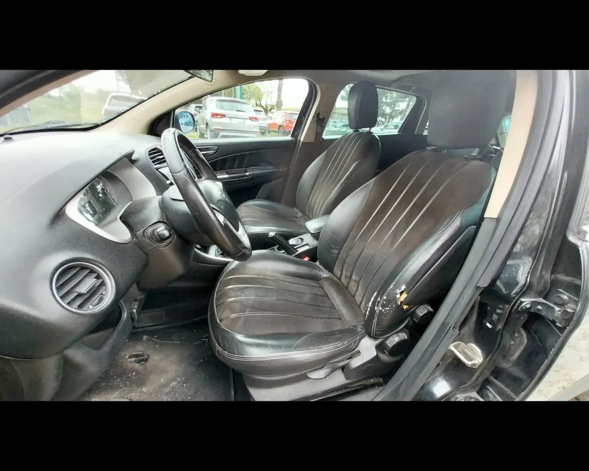 Lancia Delta usata a Ravenna (17)