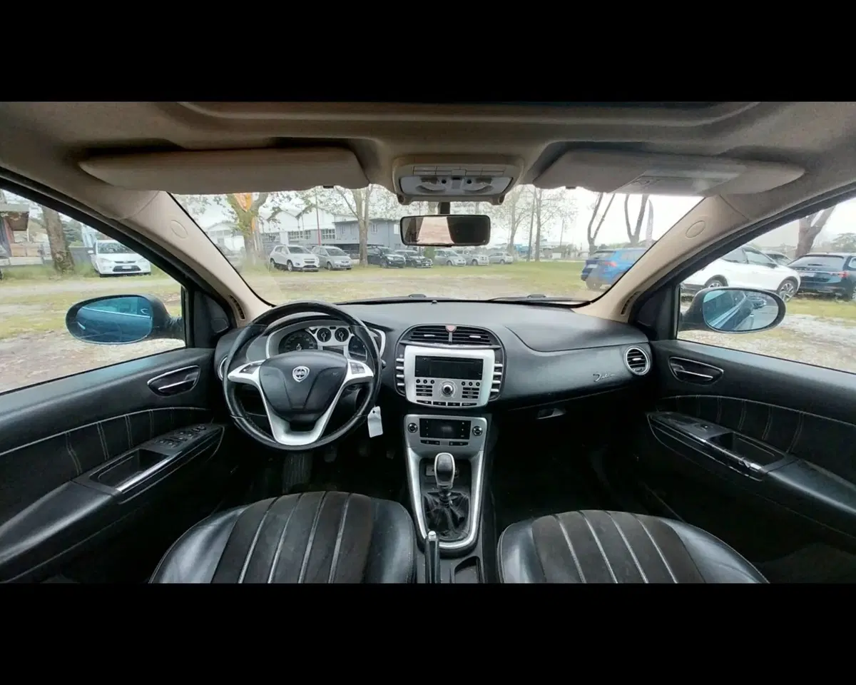 Lancia Delta usata a Ravenna (7)