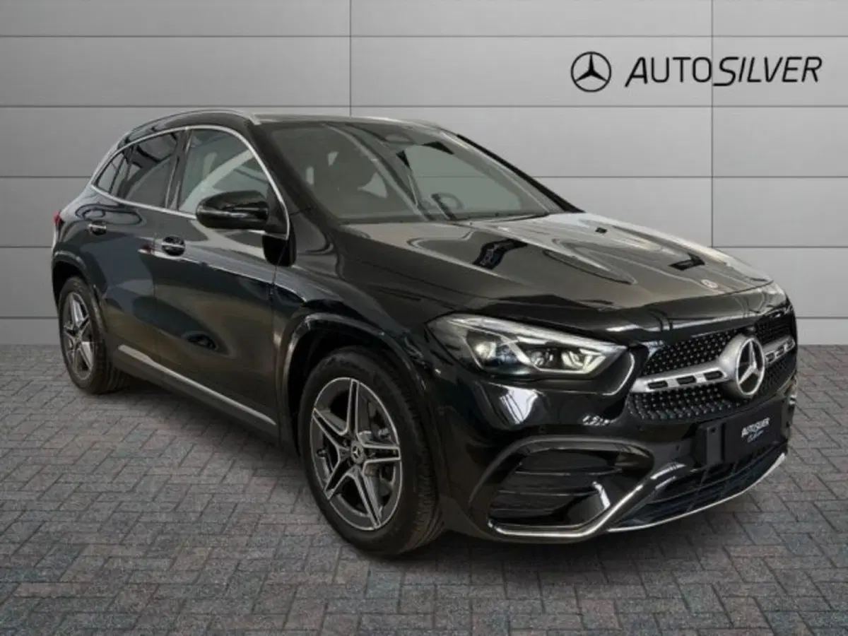 Mercedes-Benz GLA SUV nuova a Verona