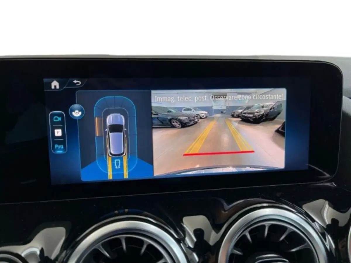 Mercedes-Benz GLA SUV nuova a Verona (12)
