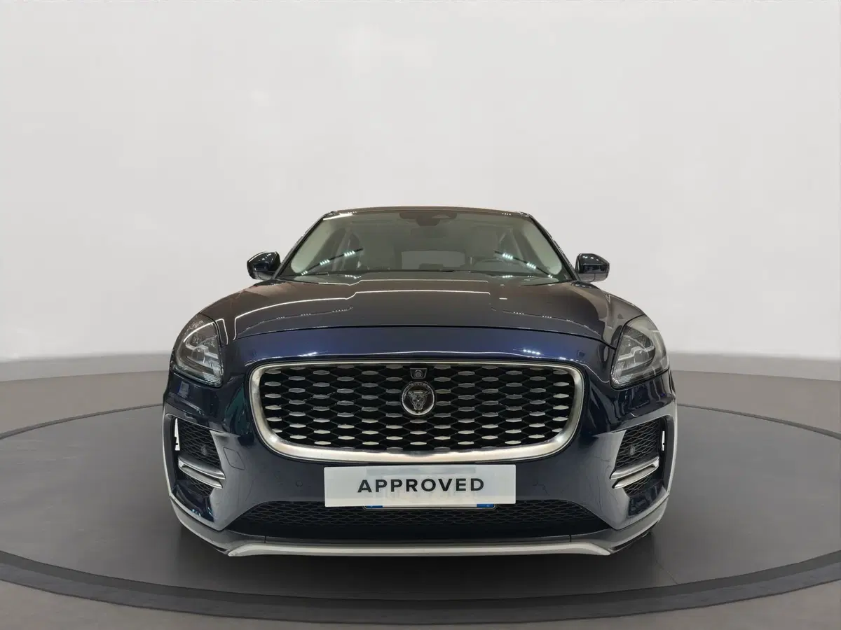 Jaguar E-Pace usata a Latina (8)