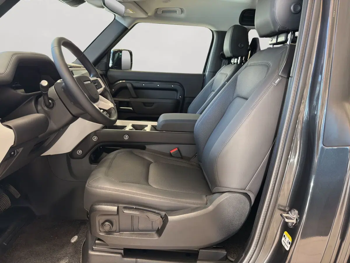 Land Rover Defender usata a Latina (11)