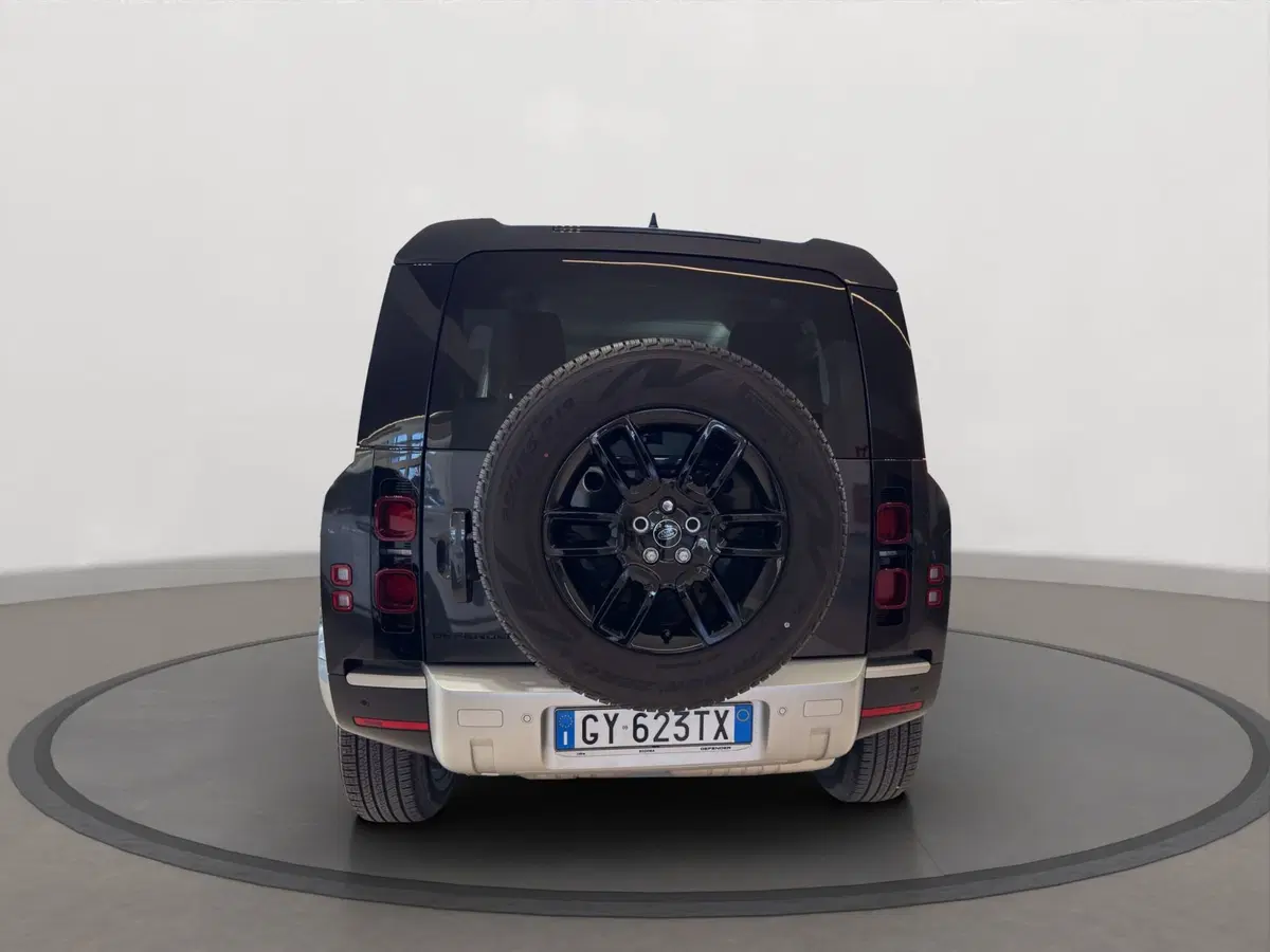 Land Rover Defender usata a Latina (7)