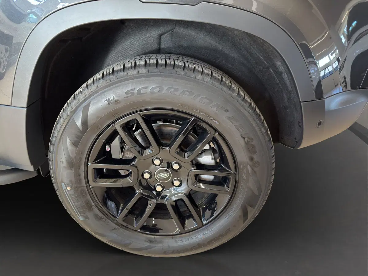 Land Rover Defender usata a Latina (9)