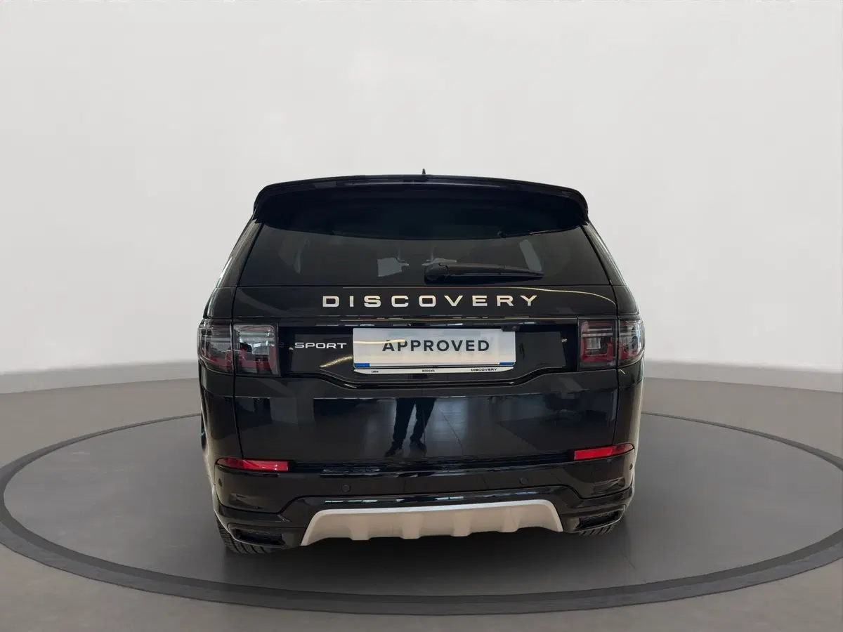 Land Rover Discovery Sport nuova a Latina (7)