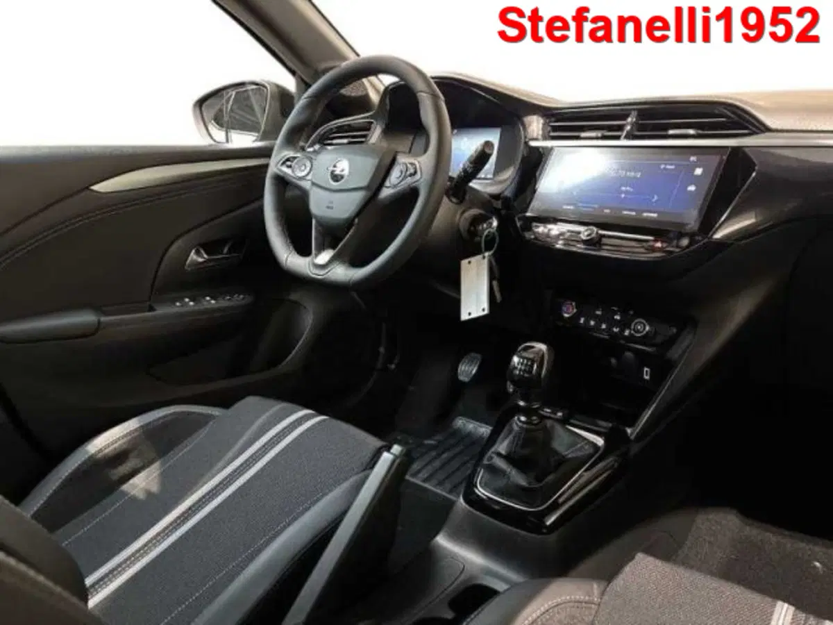 Opel Corsa nuova a Bologna (15)