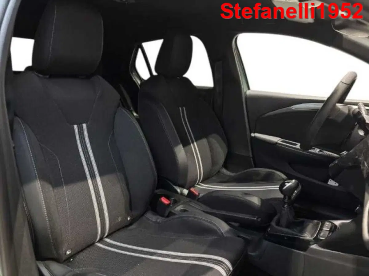 Opel Corsa nuova a Bologna (16)