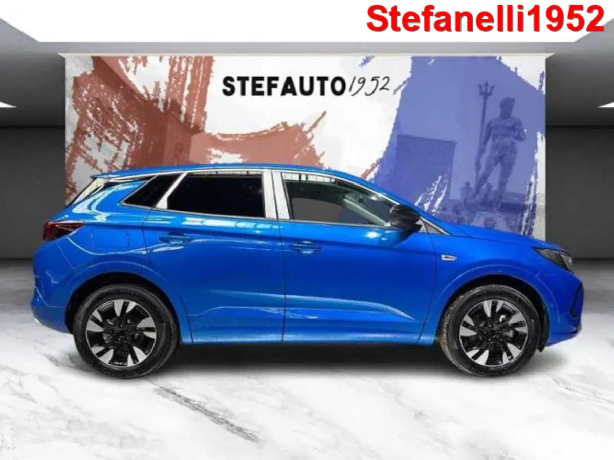 Opel Grandland nuova a Bologna (2)