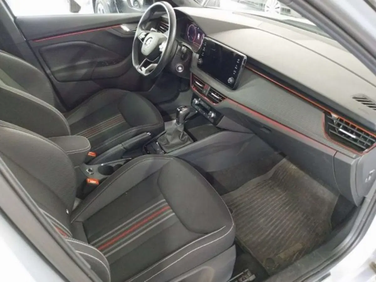 Skoda Kamiq usata a Firenze (13)