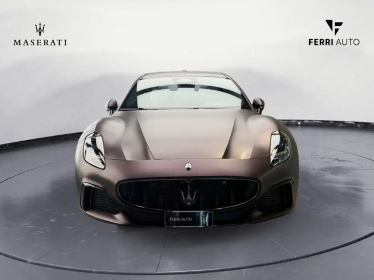 Maserati Granturismo nuova a Udine (3)