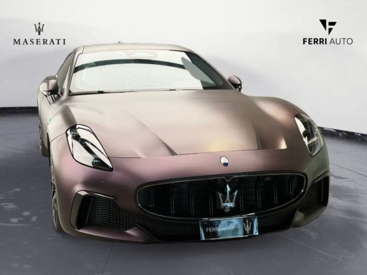 Maserati Granturismo nuova a Udine (4)