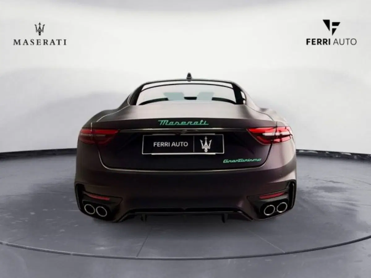 Maserati Granturismo nuova a Udine (6)