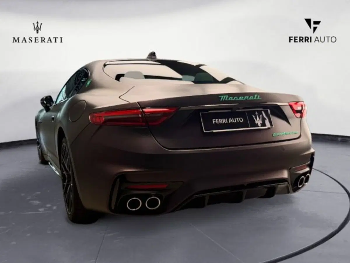 Maserati Granturismo nuova a Udine (7)