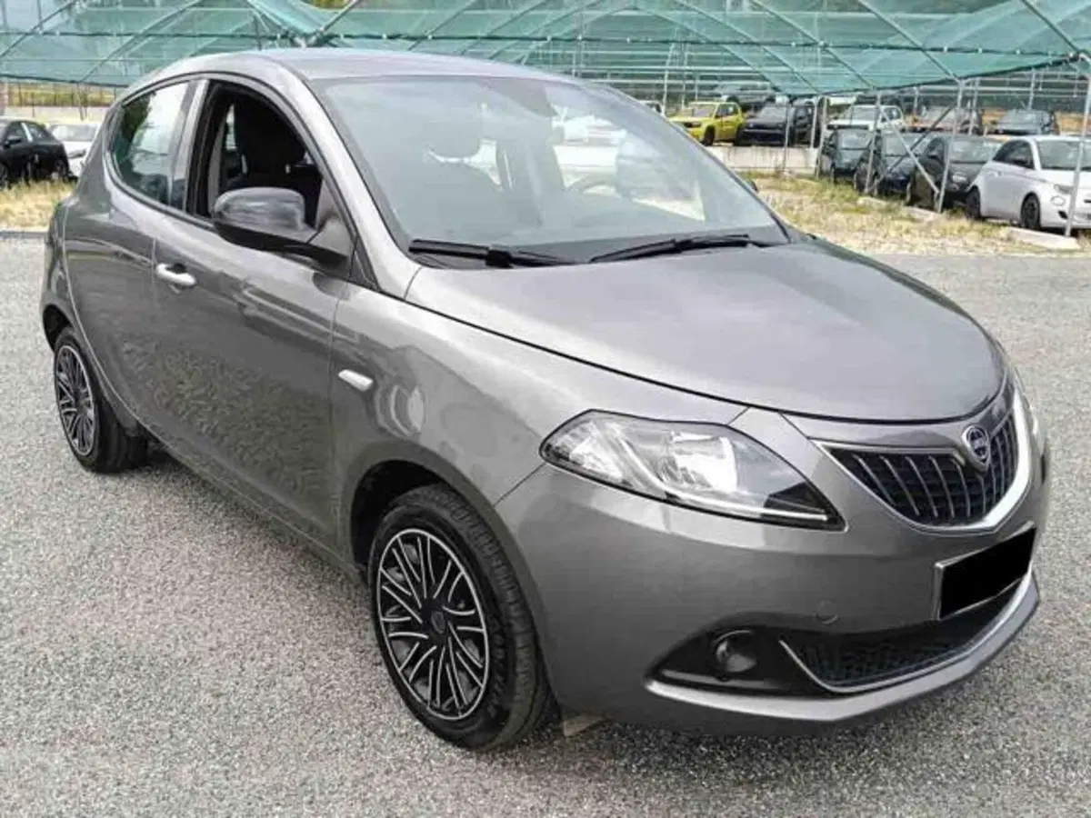 Lancia Ypsilon usata a Torino (2)