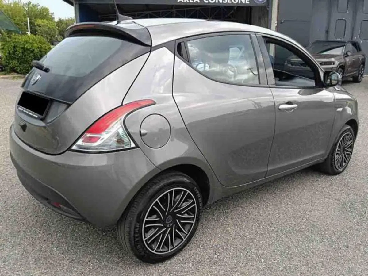 Lancia Ypsilon usata a Torino (3)