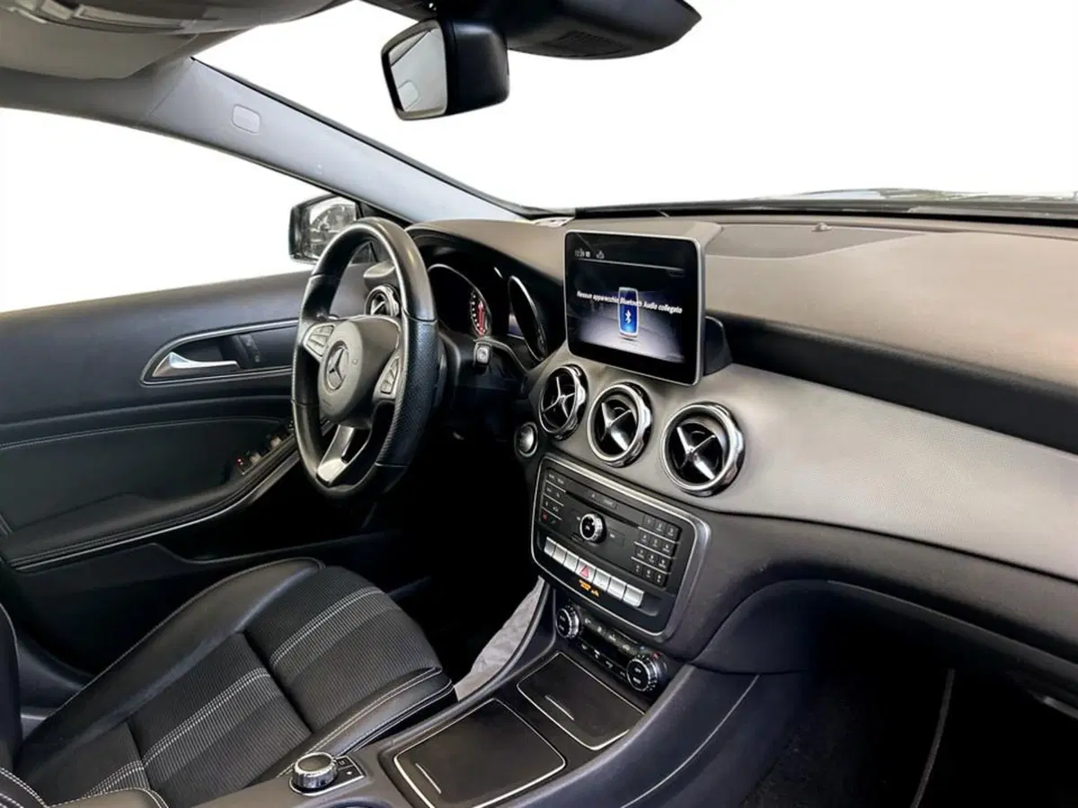 Mercedes-Benz GLA SUV usata a Piacenza (14)