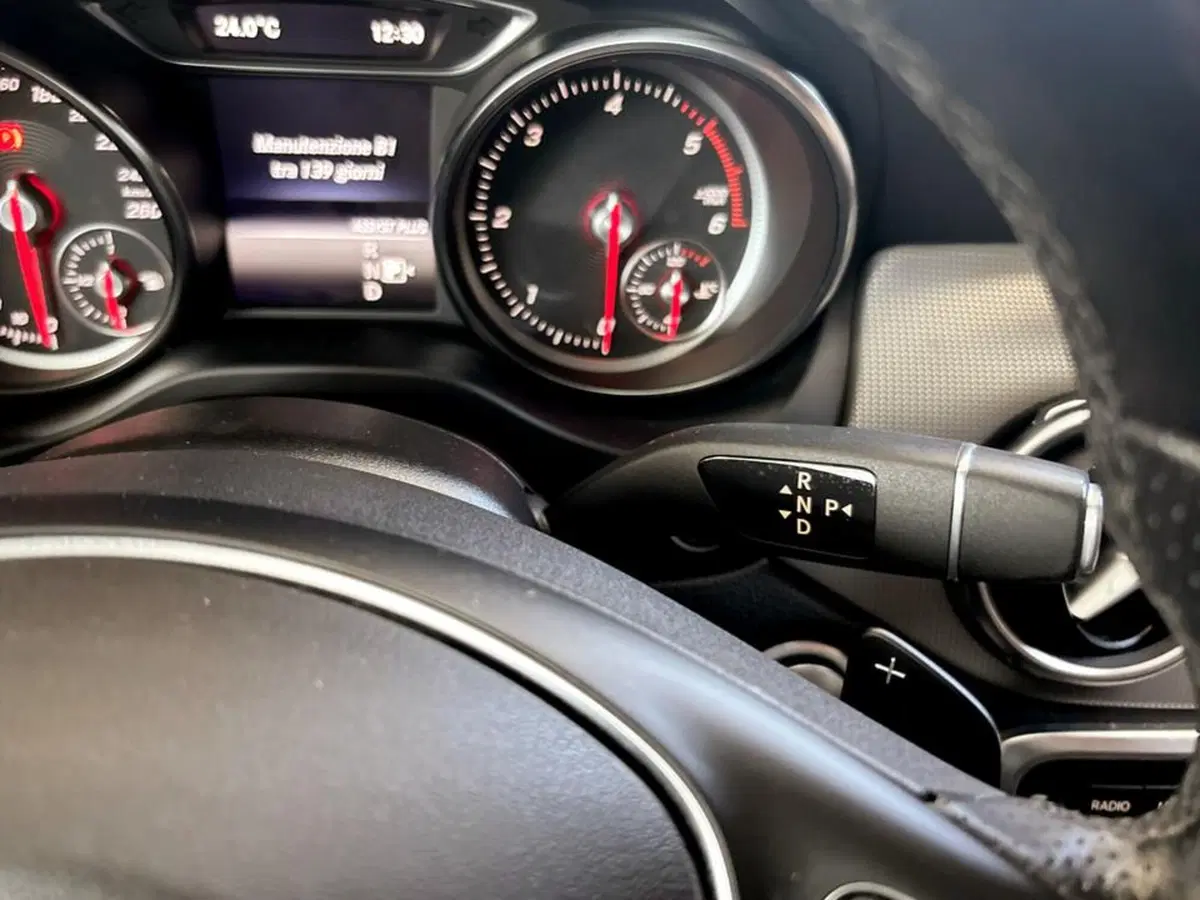Mercedes-Benz GLA SUV usata a Piacenza (15)
