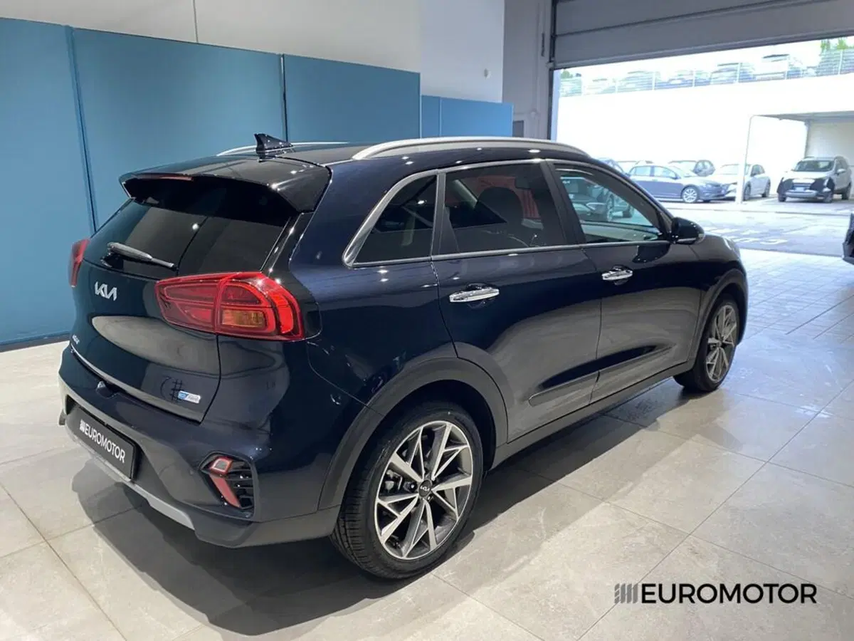 Kia Niro usata a Bari (7)