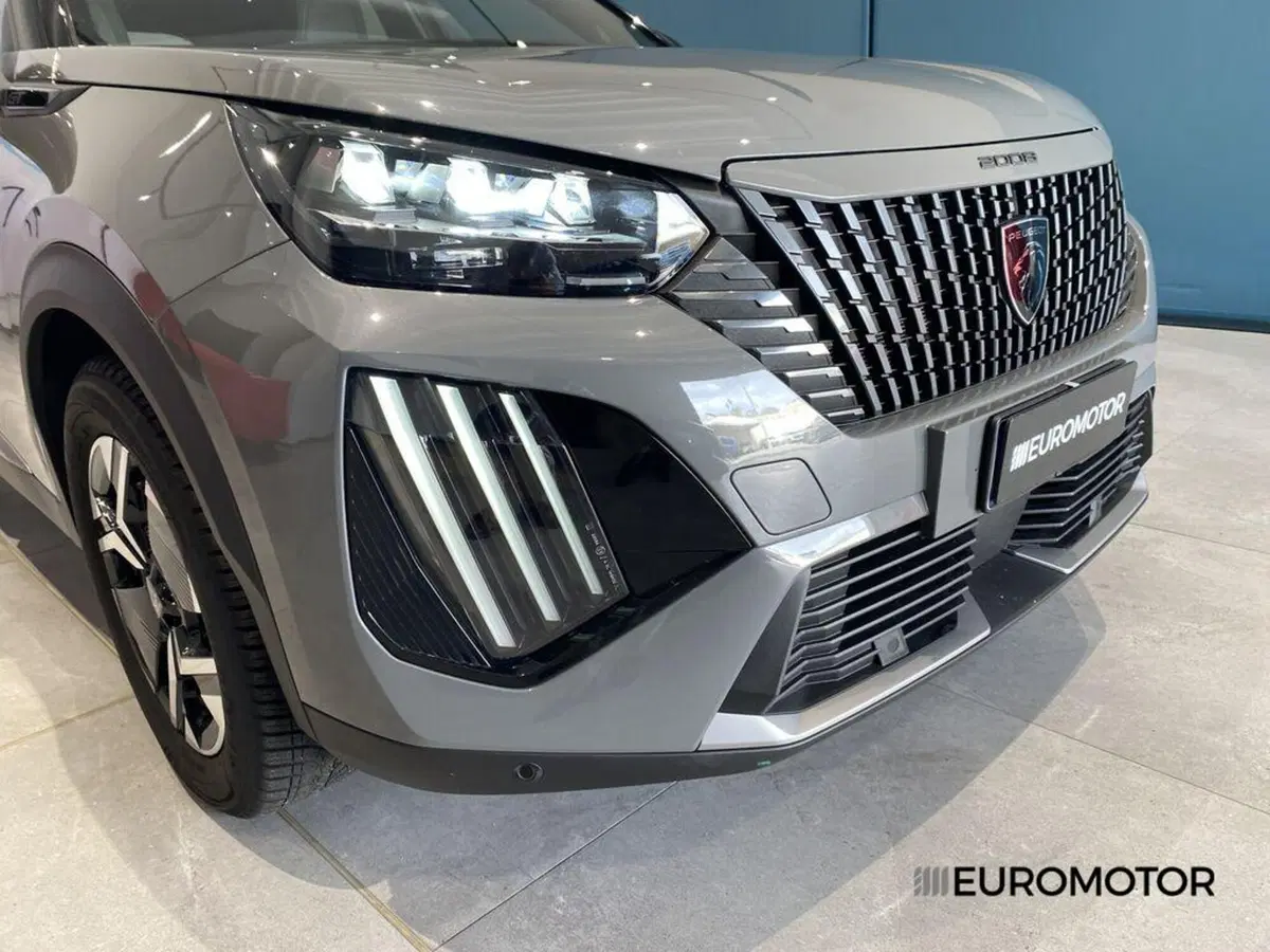 Peugeot 2008 usata a Bari (4)