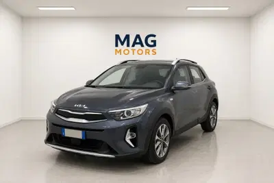 Kia Stonic 1.0 T-GDi 100 CV MHEV iMT Style del 2022 usata a Rende