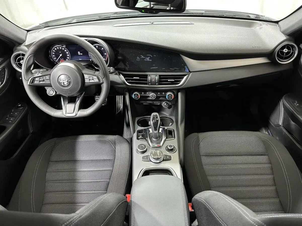 Alfa Romeo Giulia nuova a Sondrio (12)