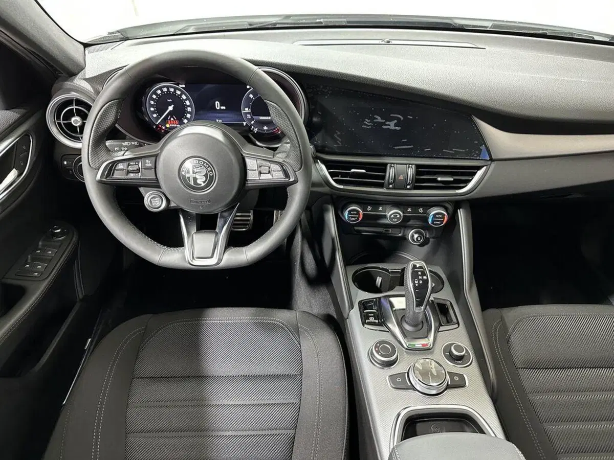 Alfa Romeo Giulia nuova a Sondrio (13)