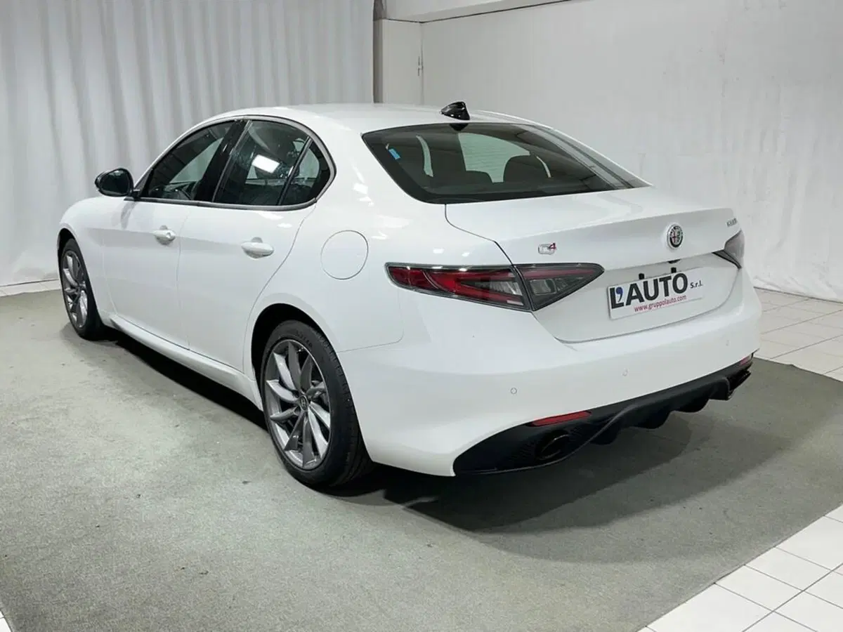 Alfa Romeo Giulia nuova a Sondrio (3)