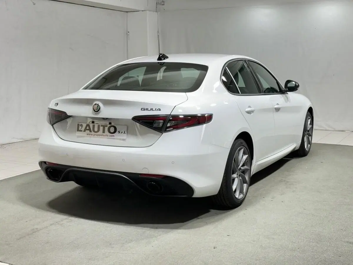 Alfa Romeo Giulia nuova a Sondrio (5)