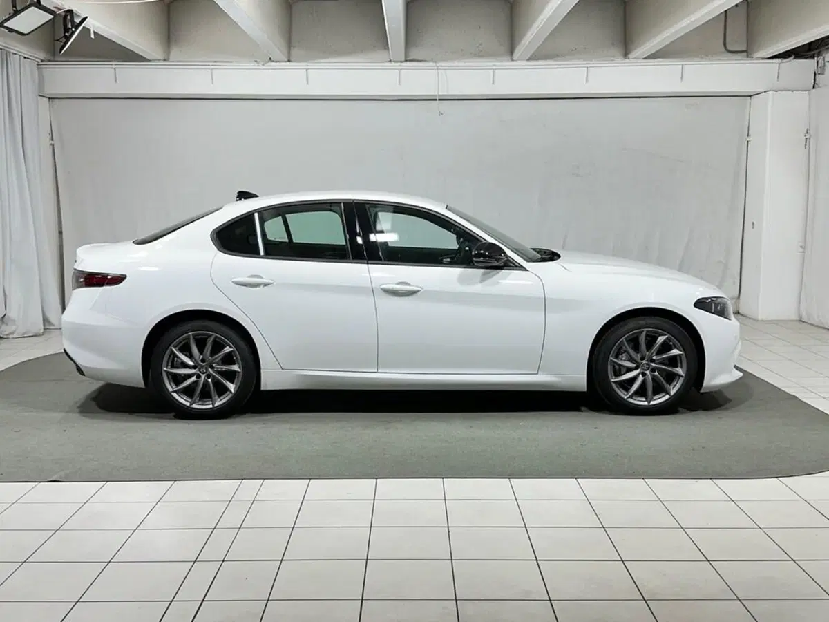 Alfa Romeo Giulia nuova a Sondrio (6)
