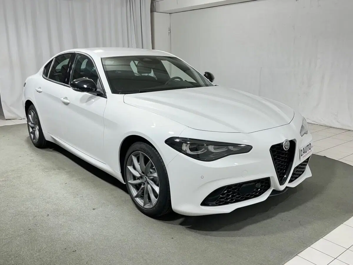 Alfa Romeo Giulia nuova a Sondrio (7)