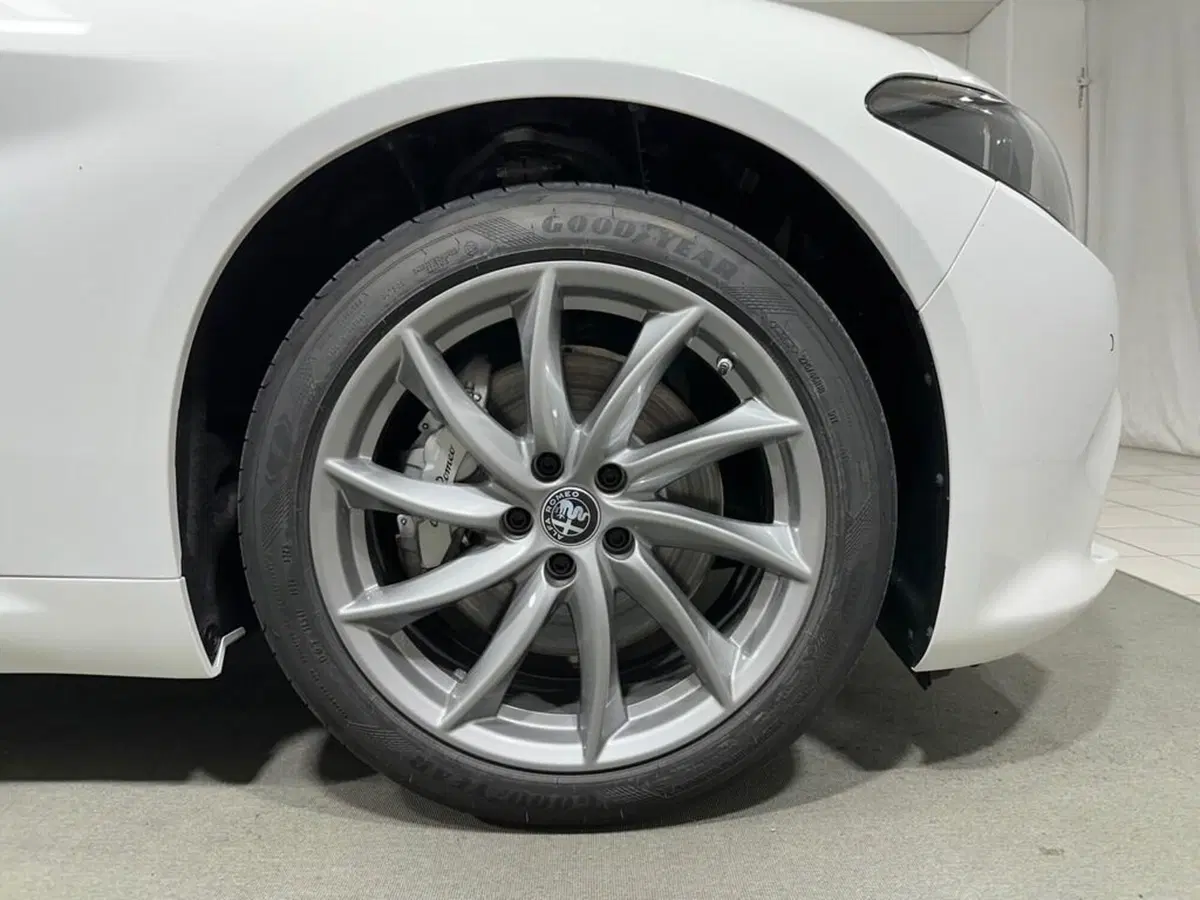Alfa Romeo Giulia nuova a Sondrio (9)